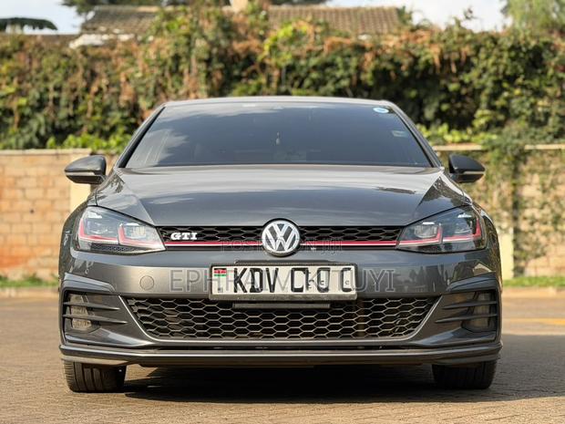 Volkswagen Golf 2019 Blue