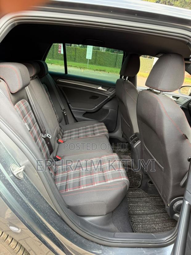 Volkswagen Golf 2019 Blue