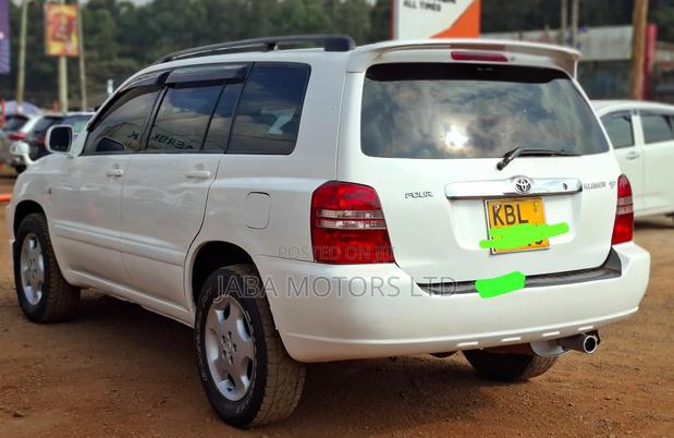 Toyota Kluger 2003 White