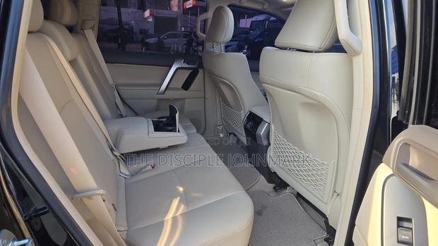 Toyota Land Cruiser Prado 2022 Black