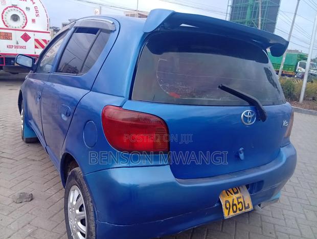 Toyota Vitz 2002 Blue