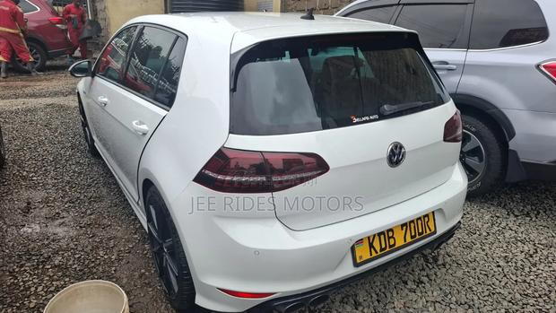 Volkswagen Golf 2019 White