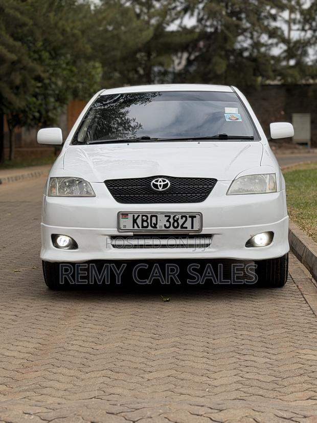 Toyota Corolla RunX 2004 White