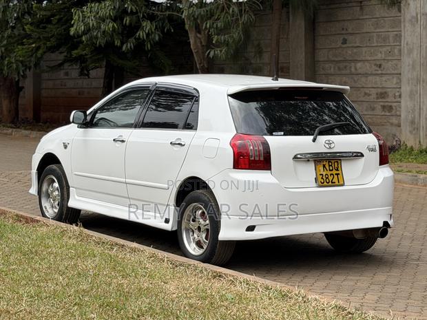 Toyota Corolla RunX 2004 White
