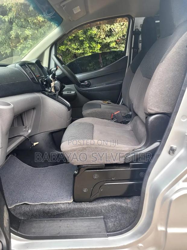Nissan NV1500 2017 Silver