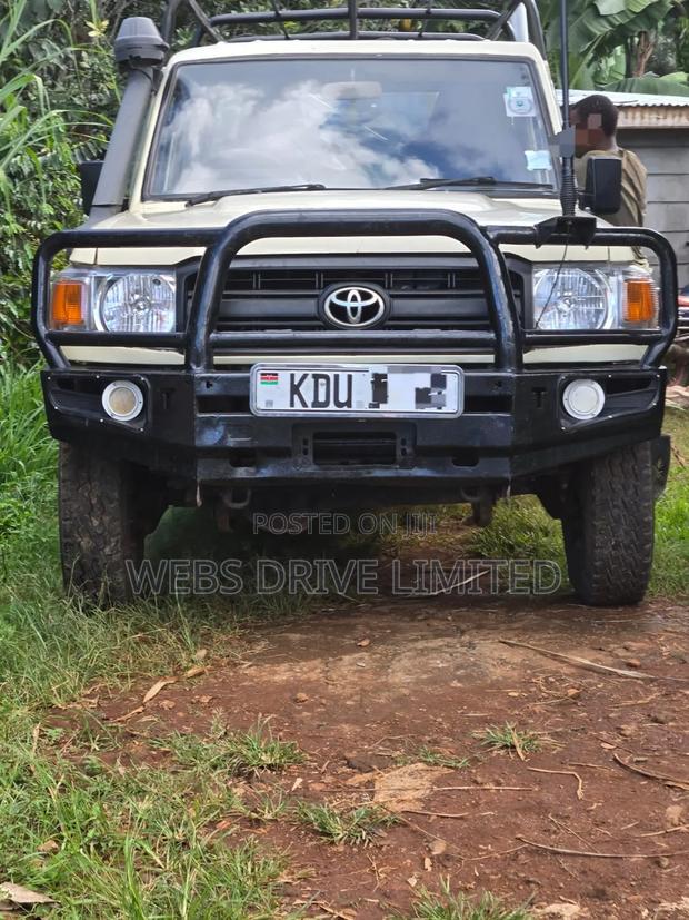 Toyota Land Cruiser 2011 Beige