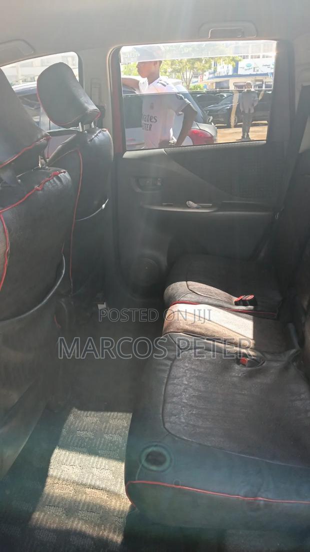 Toyota Ractis 2012 Red