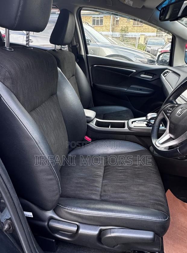 Honda Shuttle 1.5 Hybrid 2WD 2019 Black