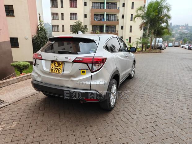 Honda Vezel 2015 Silver