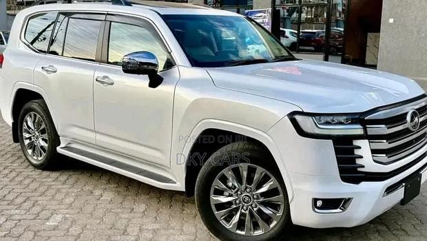Toyota Land Cruiser 2023 White