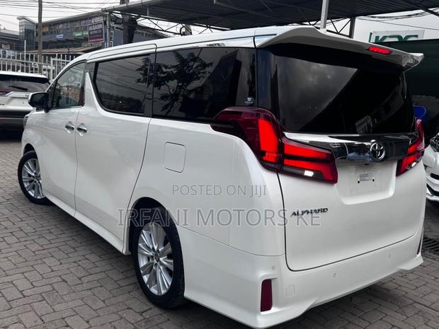 Toyota Alphard 2.5 Petrol FWD 2020 White