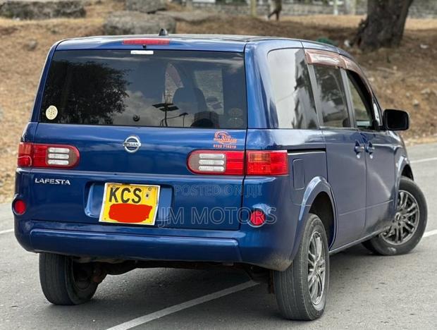Nissan Lafesta 2011 Blue