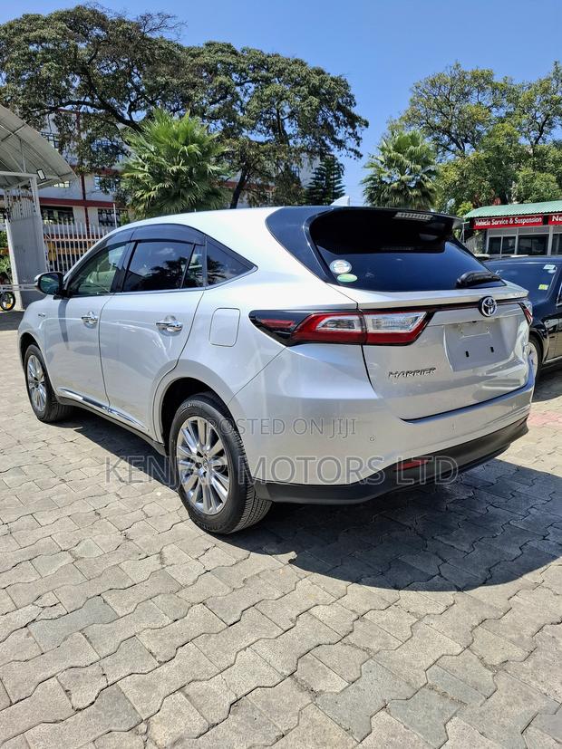 Toyota Harrier 2.5 Hybrid 4WD 2019 Silver