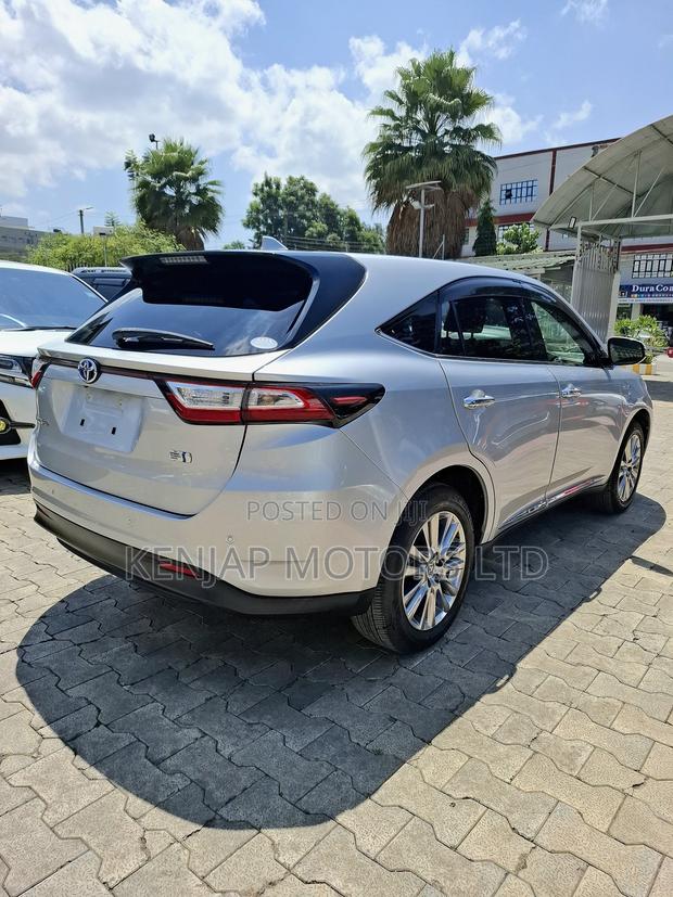 Toyota Harrier 2.5 Hybrid 4WD 2019 Silver
