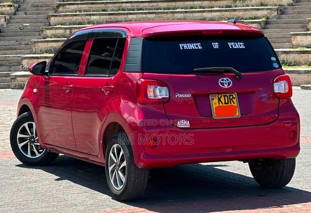Toyota Passo 2018 Red