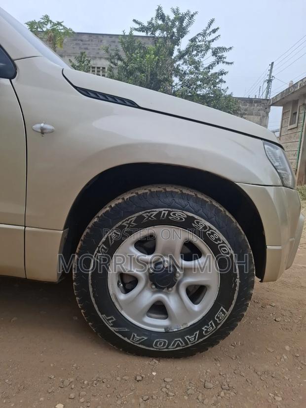 Suzuki Escudo 2008 Beige