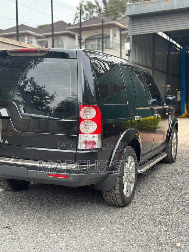 Land Rover Discovery 2011 Black