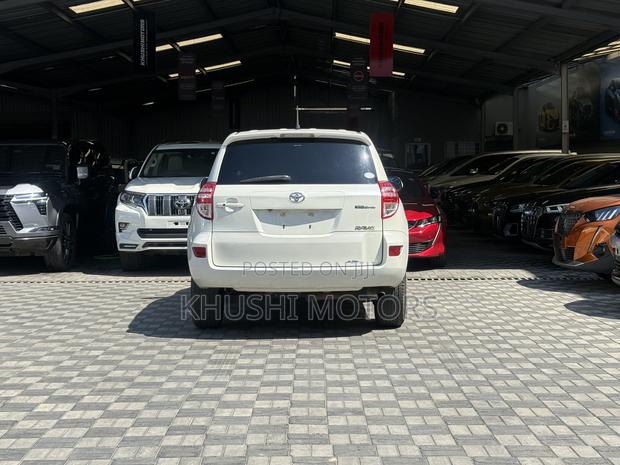 Toyota RAV4 2016 White