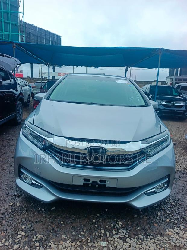 Honda Shuttle 1.5 Hybrid 2WD 2019 Silver