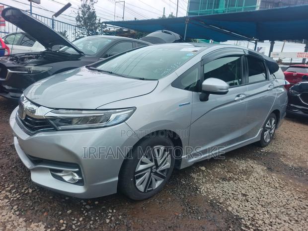 Honda Shuttle 1.5 Hybrid 2WD 2019 Silver