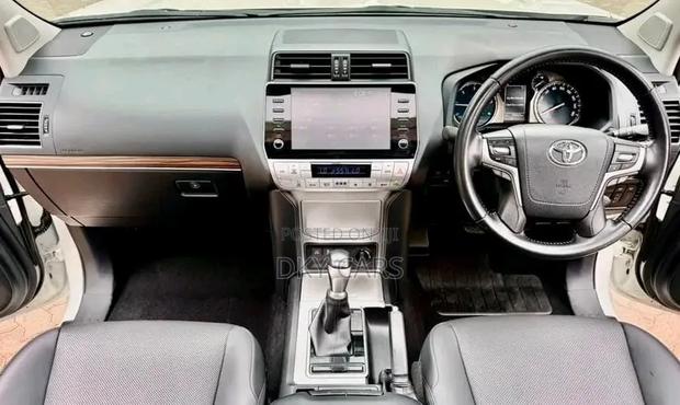 Toyota Land Cruiser Prado 2021 Pearl
