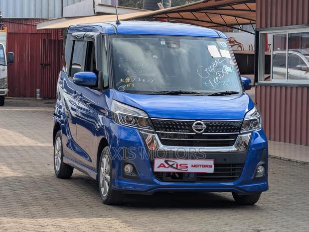 Nissan Dayz Roox 2019 Blue