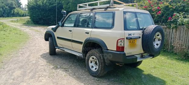 Nissan Patrol 2005 Gold