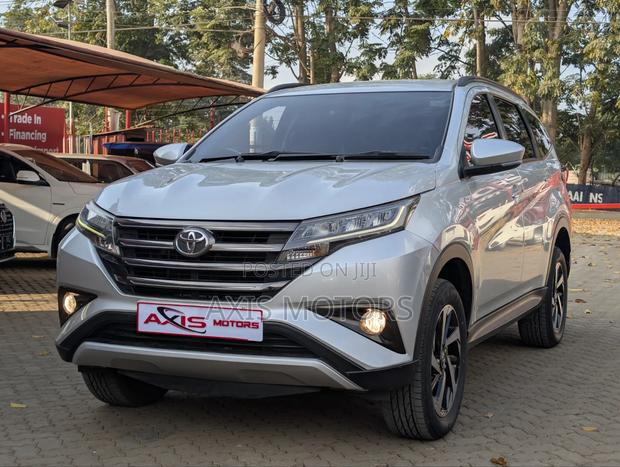 Toyota Rush 2022 Silver