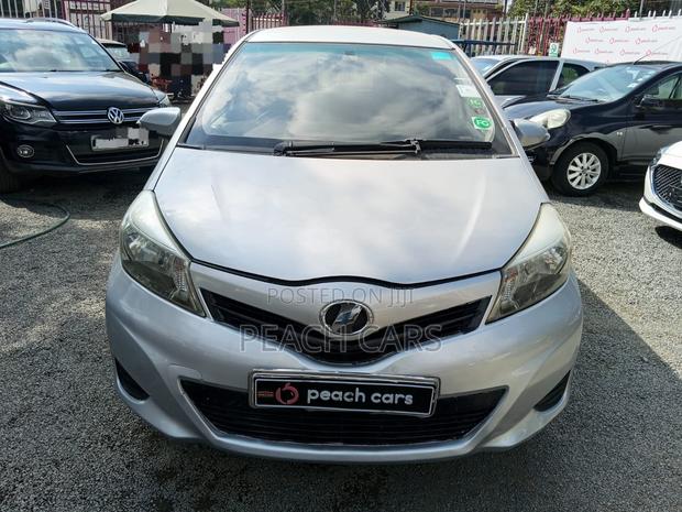 Toyota Vitz 2013 Silver