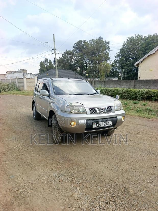 Nissan X-Trail 2005 Gray