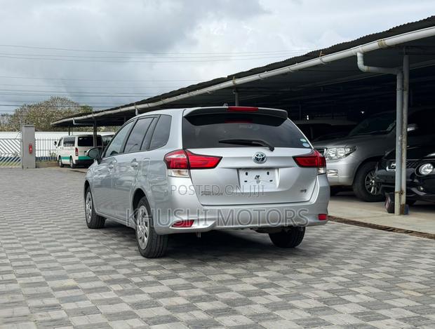 Toyota Corolla Fielder 2020 Silver