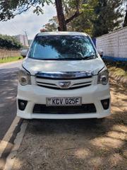 Toyota Noah 2012 Pearl for sale