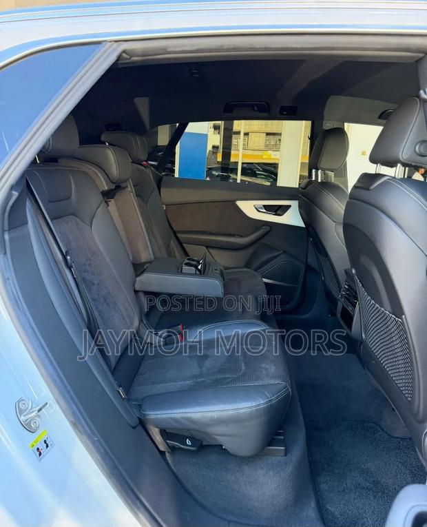 Audi Q8 55 Premium AWD quattro 2020 Pearl