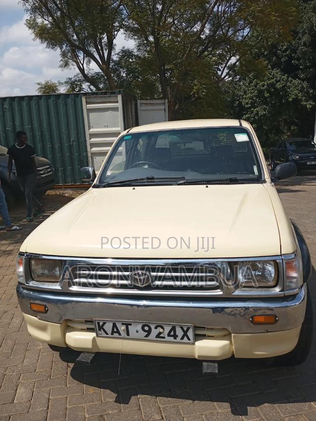 Toyota Hilux 2.5 Cab 2005 Beige