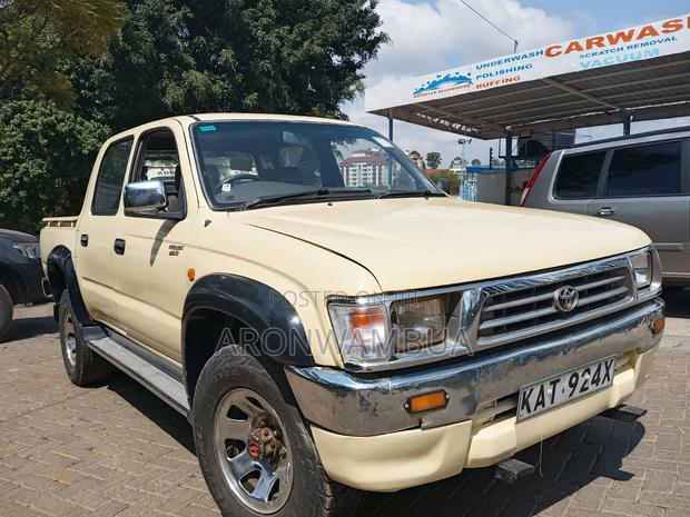 Toyota Hilux 2.5 Cab 2005 Beige