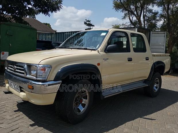 Toyota Hilux 2.5 Cab 2005 Beige
