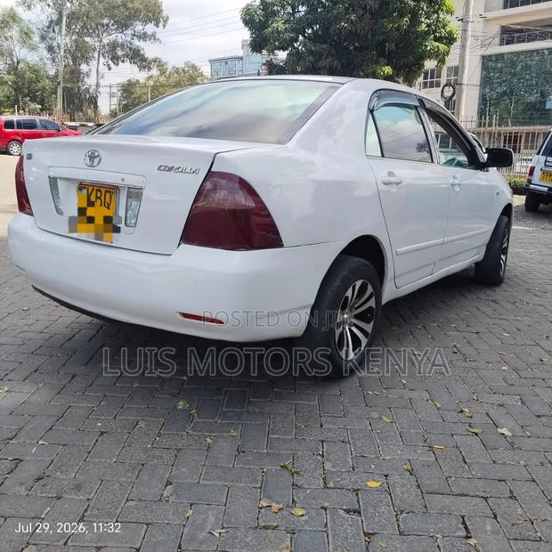 Toyota Corolla 2005 White