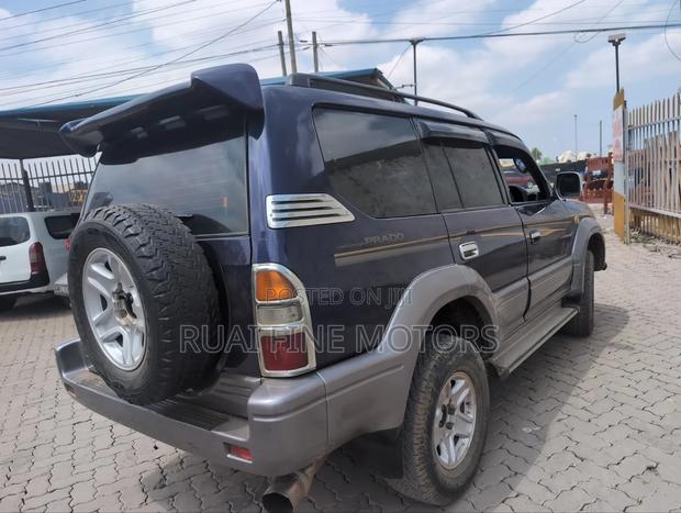 Toyota Land Cruiser 1998 Blue