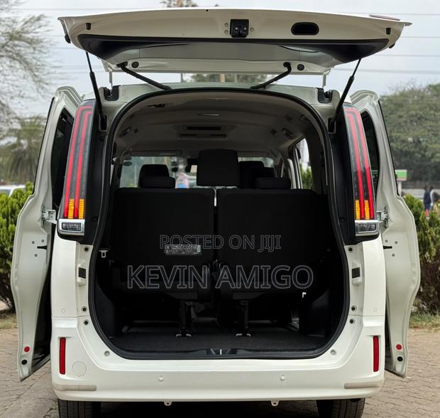 Toyota Noah 2020 White
