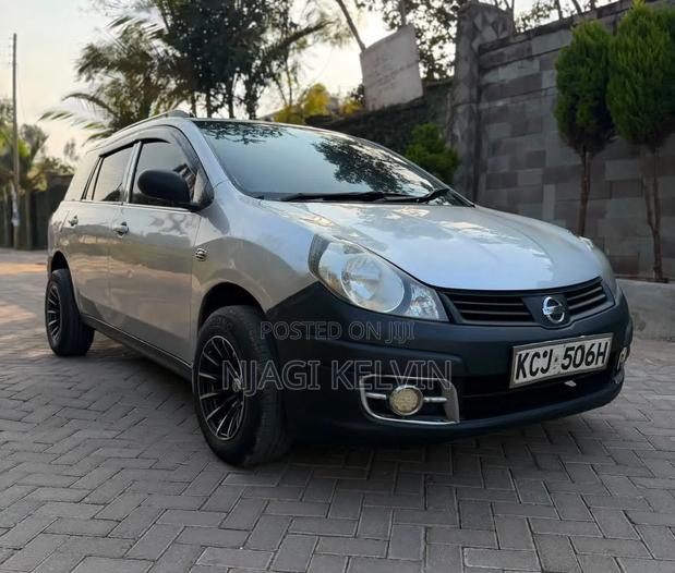 Nissan Advan 2009 Gray