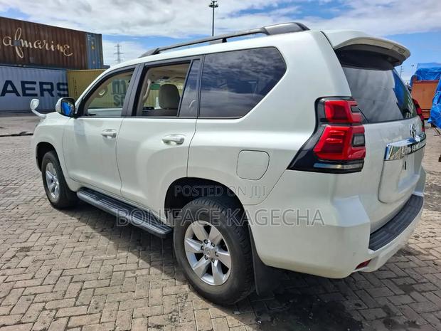 Toyota Land Cruiser Prado 2021 Pearl