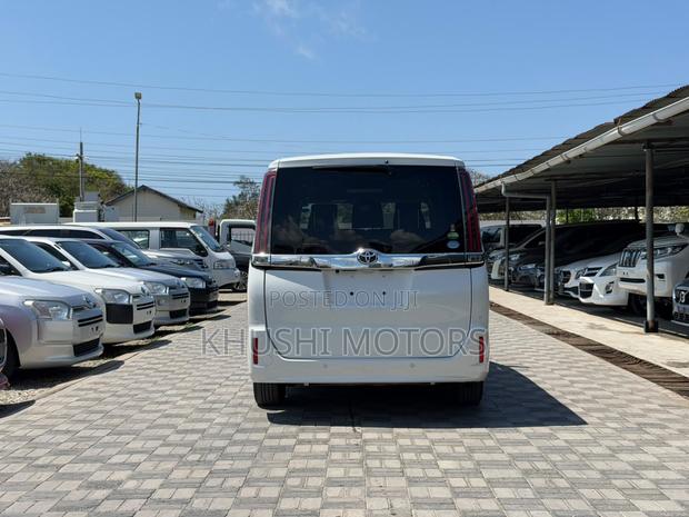 Toyota Noah 2019 White