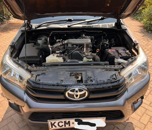 Toyota Hilux 2017 Purple