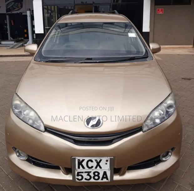 Toyota Wish 2012 Gold