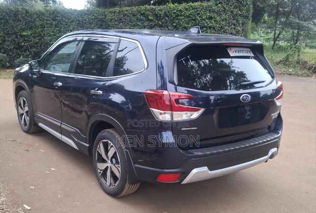Subaru Forester Premium AWD 2019 Blue