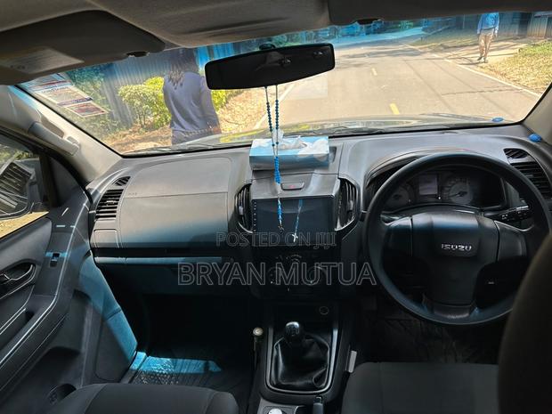 Isuzu D-MAX 2023 Gray