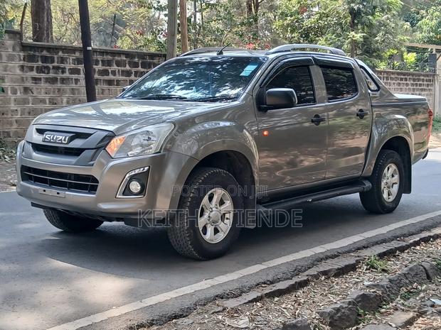 Isuzu D-MAX 2023 Gray