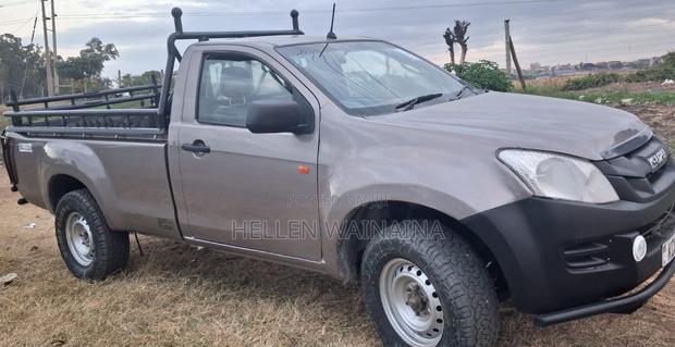 Isuzu D-MAX 2014 Gray