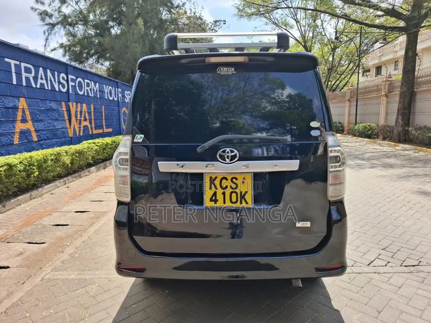 Toyota Voxy 2011 Black