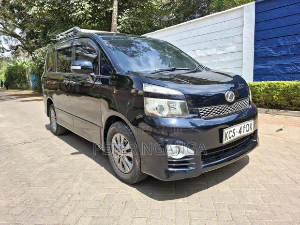 Toyota Voxy 2011 Black